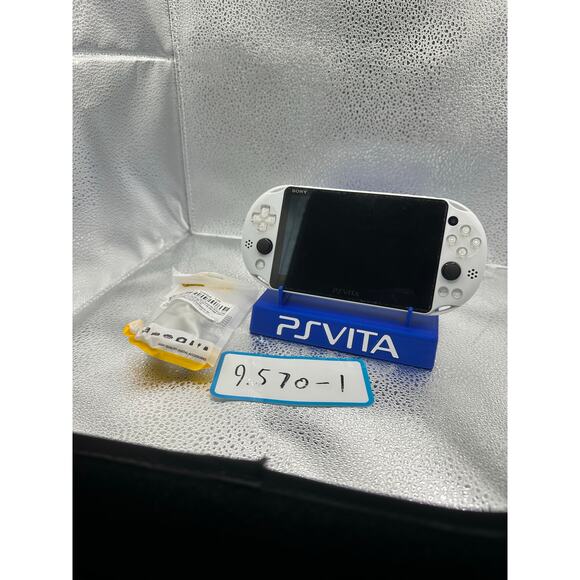 white ps vita 2000 w/charger - Picture 1 of 7